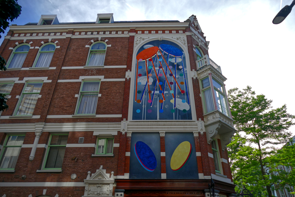Mural by Marc Goss and Ox-Alien in Rotterdam.