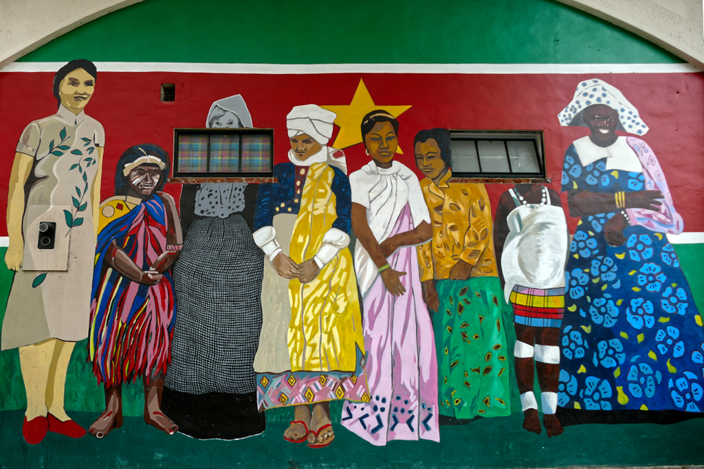 Mural by Ro Heilbron.