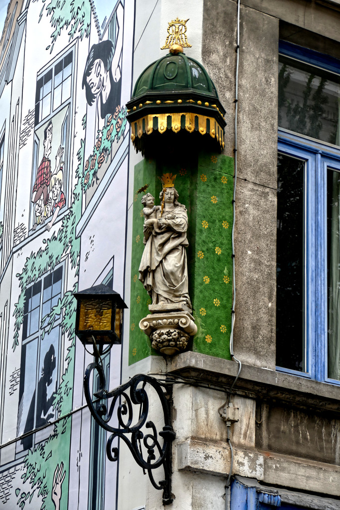 Madonna figure on the corner of a house in Antwerp.