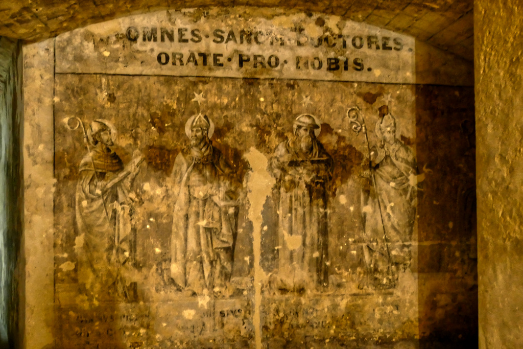 One of the numerous historical murals in the crypt of Boulogne-sur-Mer.