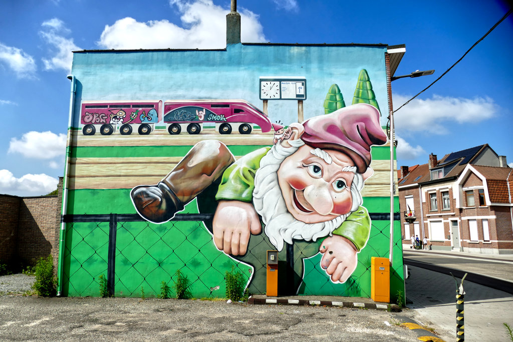 Best Street Art in Antwerp by Bram de Ceurt.