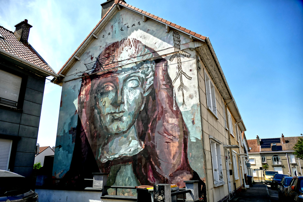 Best Street Art in the northern area of Boulogne sur Mer by Borondo.