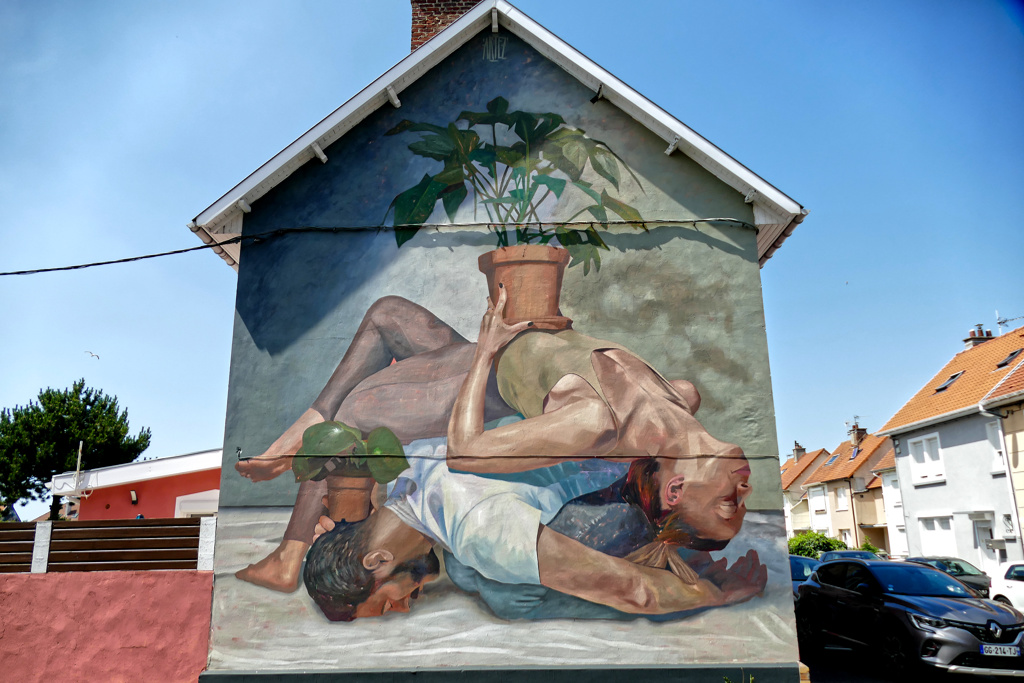 Best Street Art in the northern area of Boulogne sur Mer by Artez.