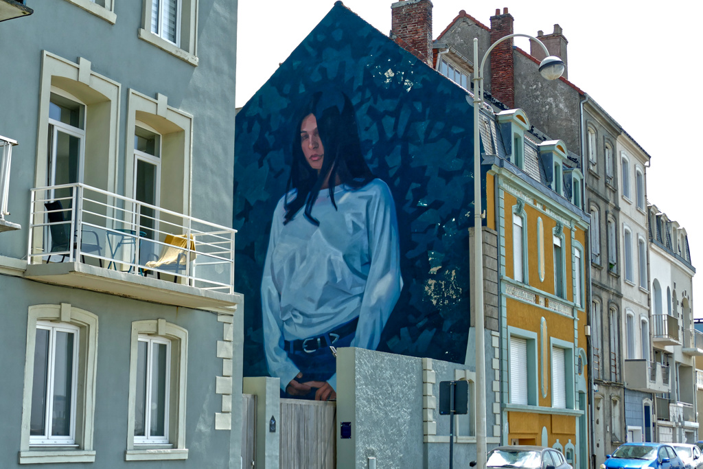 Best Street Art in the nothern area of Boulogne sur Mer by Young Jarus.
