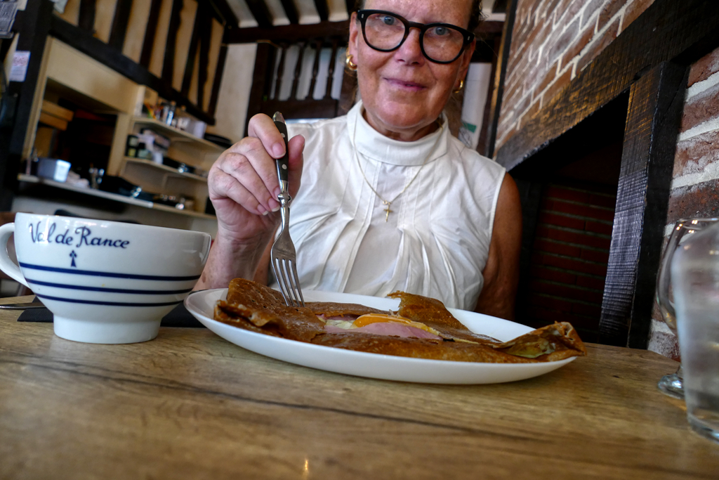 Renata Green eating a Galette.