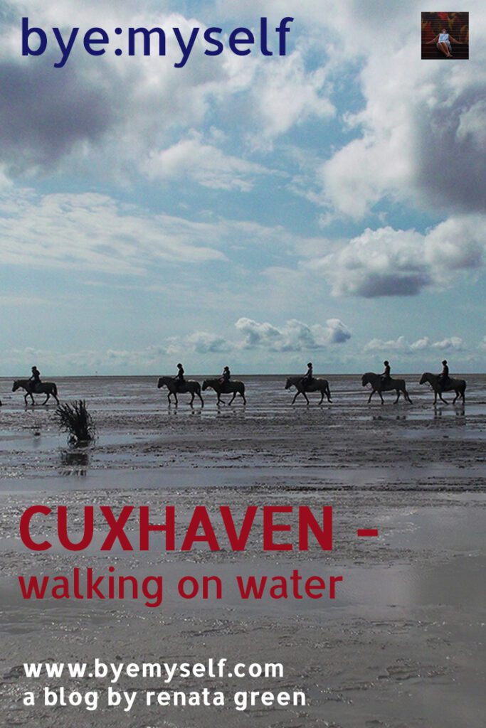 Pinnable Picture for the post on CUXHAVEN - walking on water
