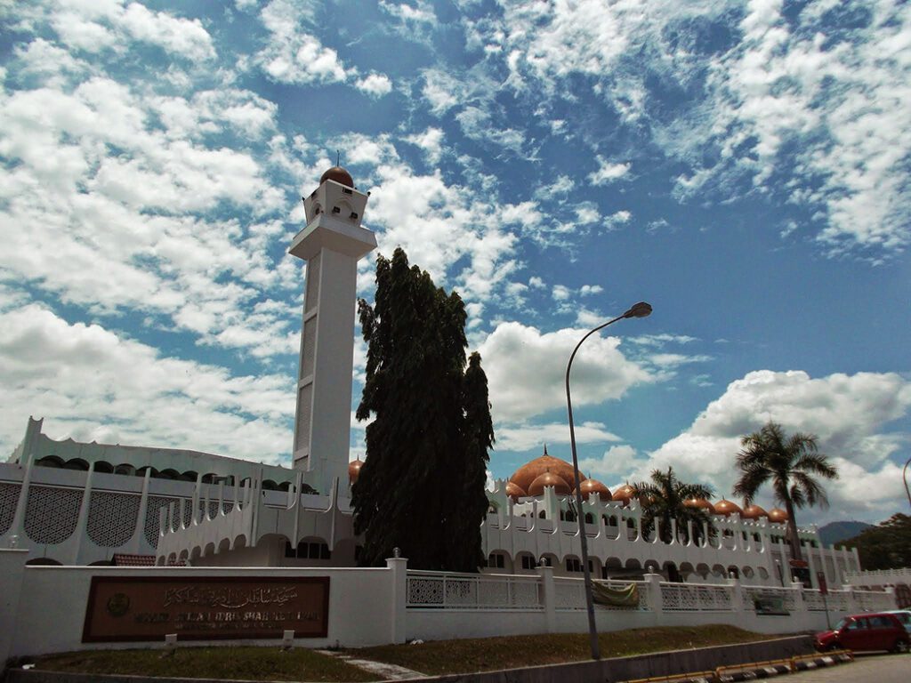 Negeri Perak Mosque in Ipoh, an Underrated City in Malaysia