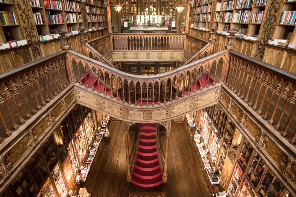 The Livraria Lellos and its magic staircase is definitely the best Porto has to offer - also on solo travel.