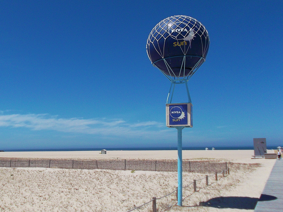 Nivea-balloon on a beach at Figuera da Foz in Portugal