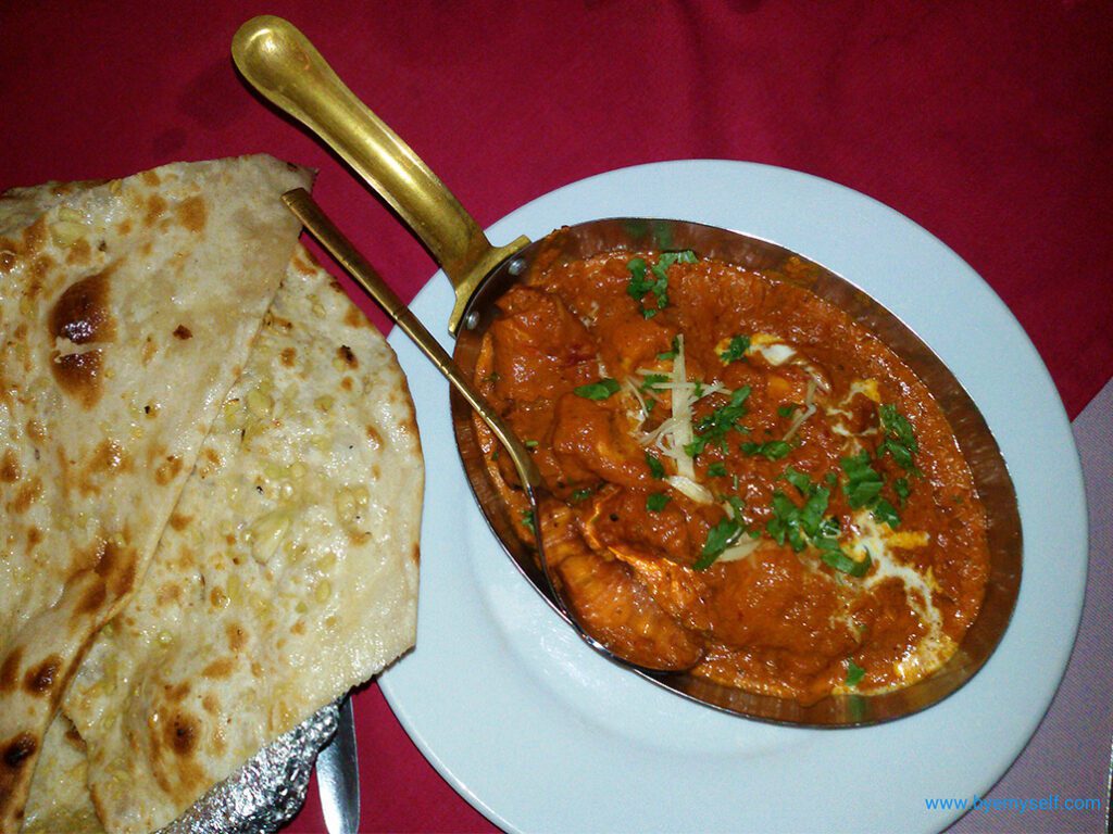 Butter chicken with garlic naan