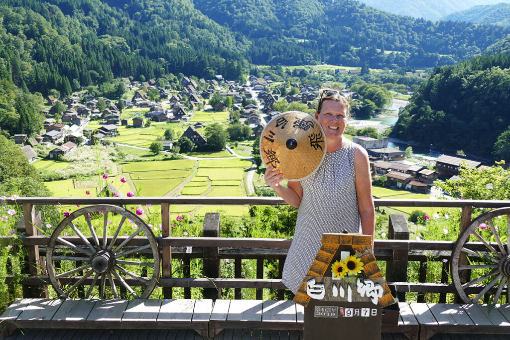 Renata Green in TAKAYAMA on a travel back in time and a side trip to SHIRAKAWAGO