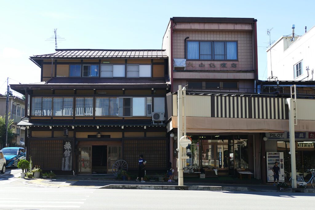 Oyado Yamakyu - a very traditional accommodation in TAKAYAMA on a travel back in time and a side trip to SHIRAKAWAGO